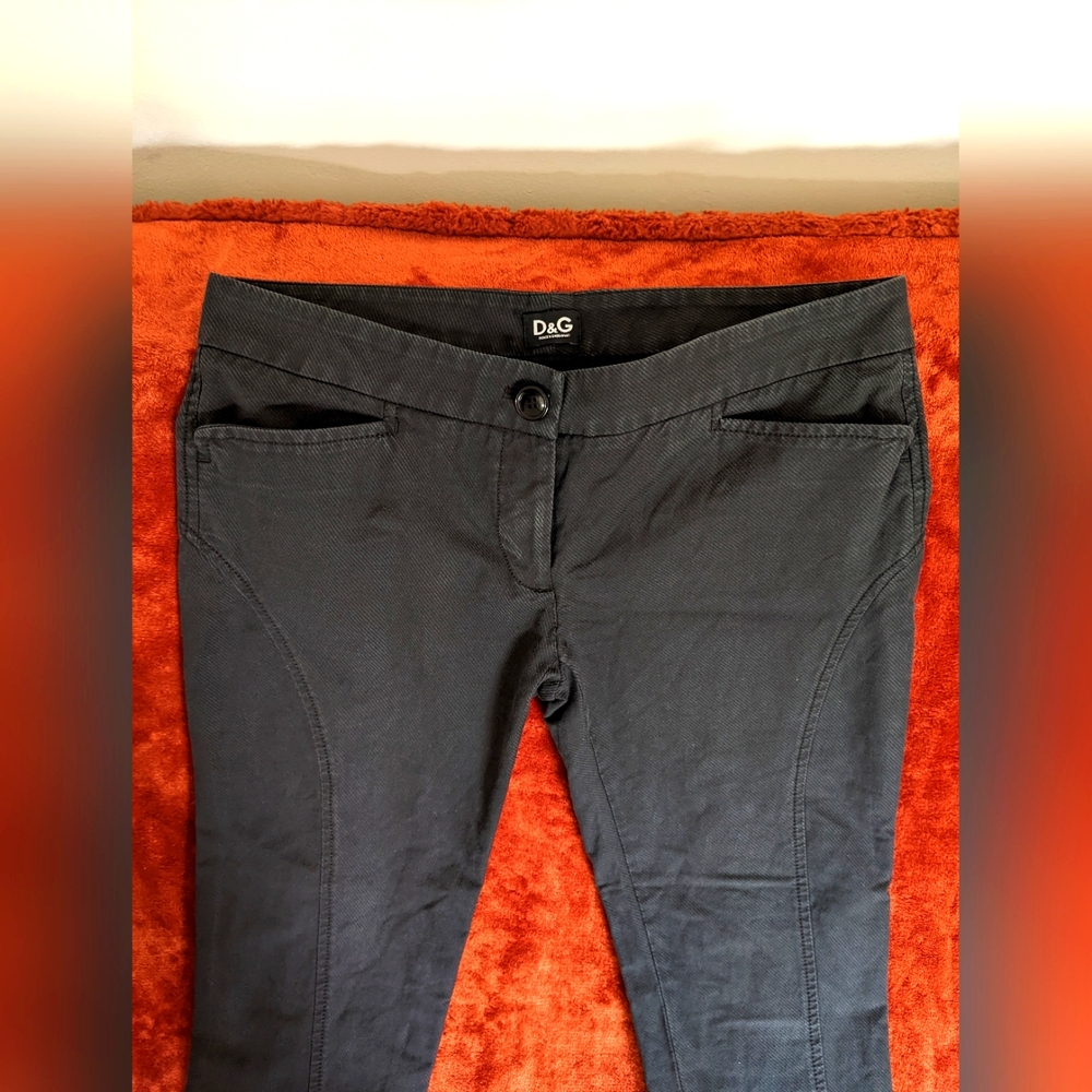 D&G Women's Charcoal Low-rise, Slim Fit Pants 🩶
